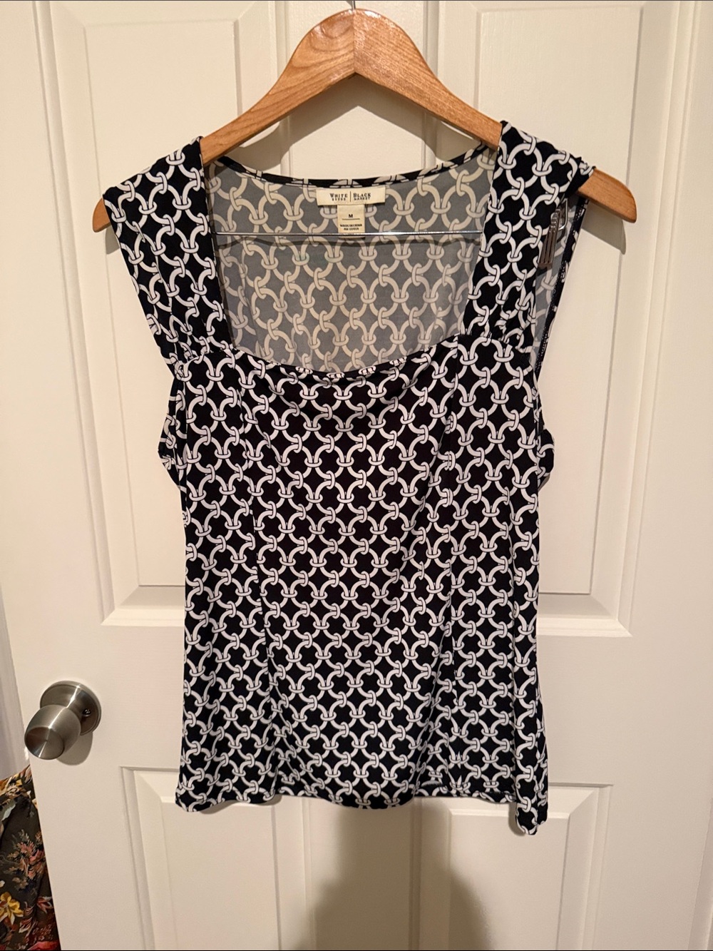 White House Black Market Black & White Chain-Link Sleeveless Tank